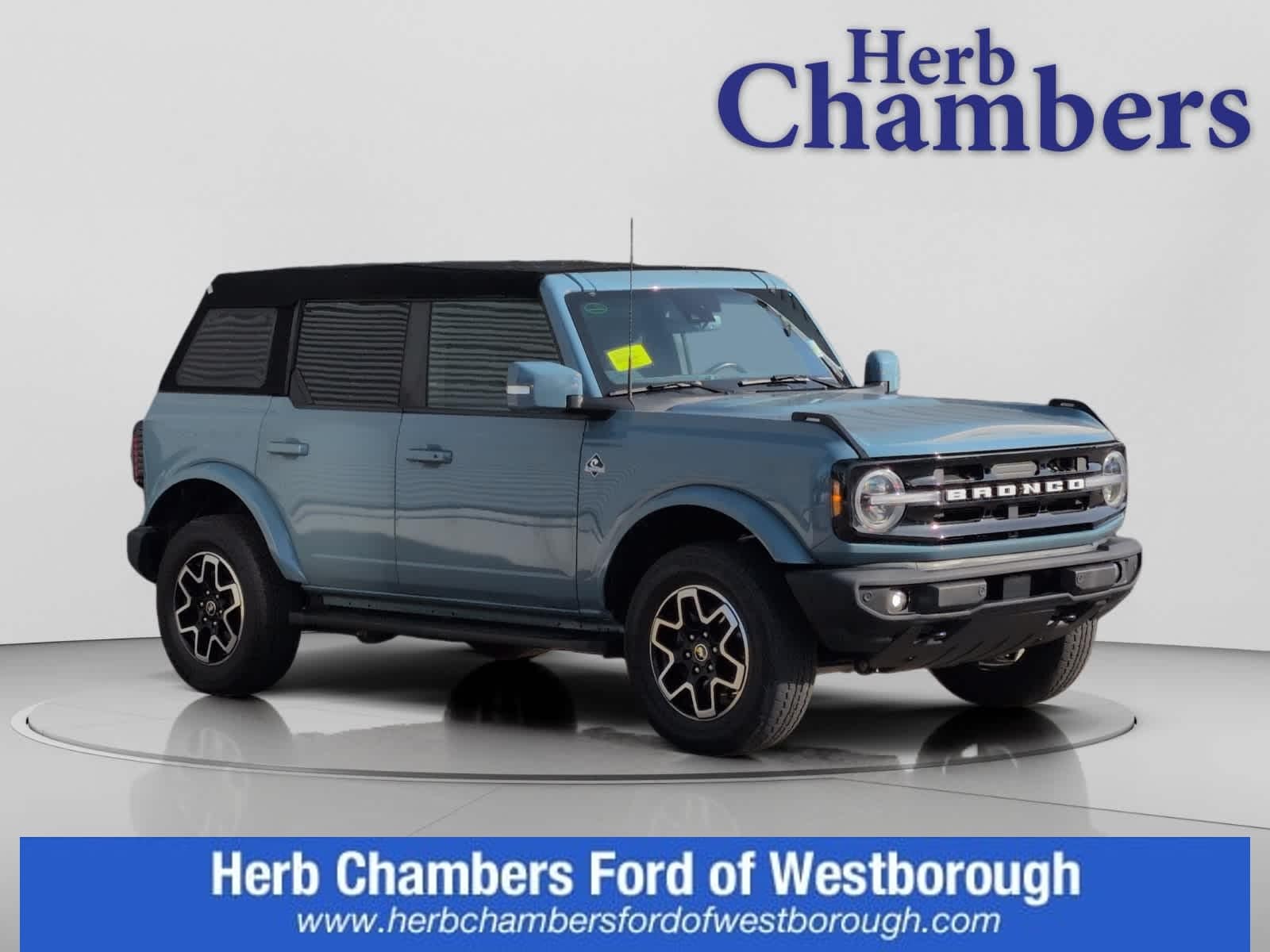 2022 Ford Bronco 4-Door Outer Banks's photo