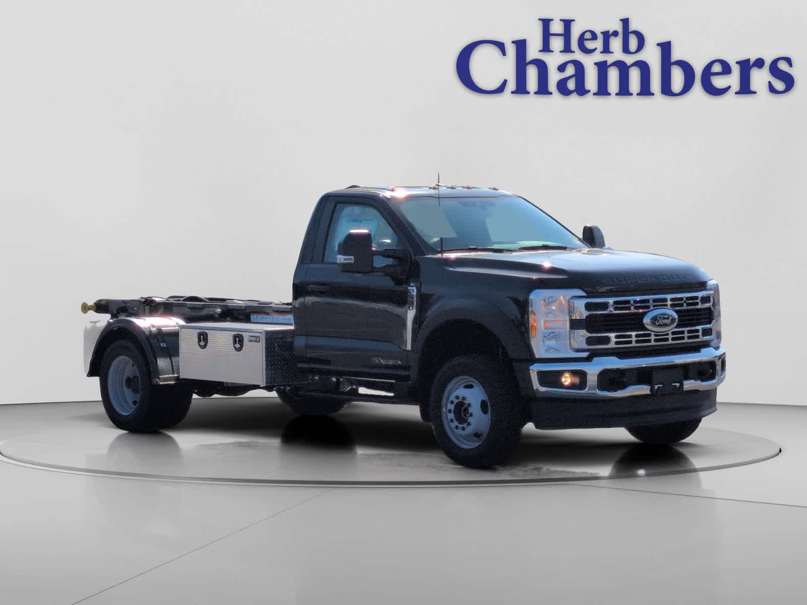2025 Ford F-550 Super Duty Chassis Cab