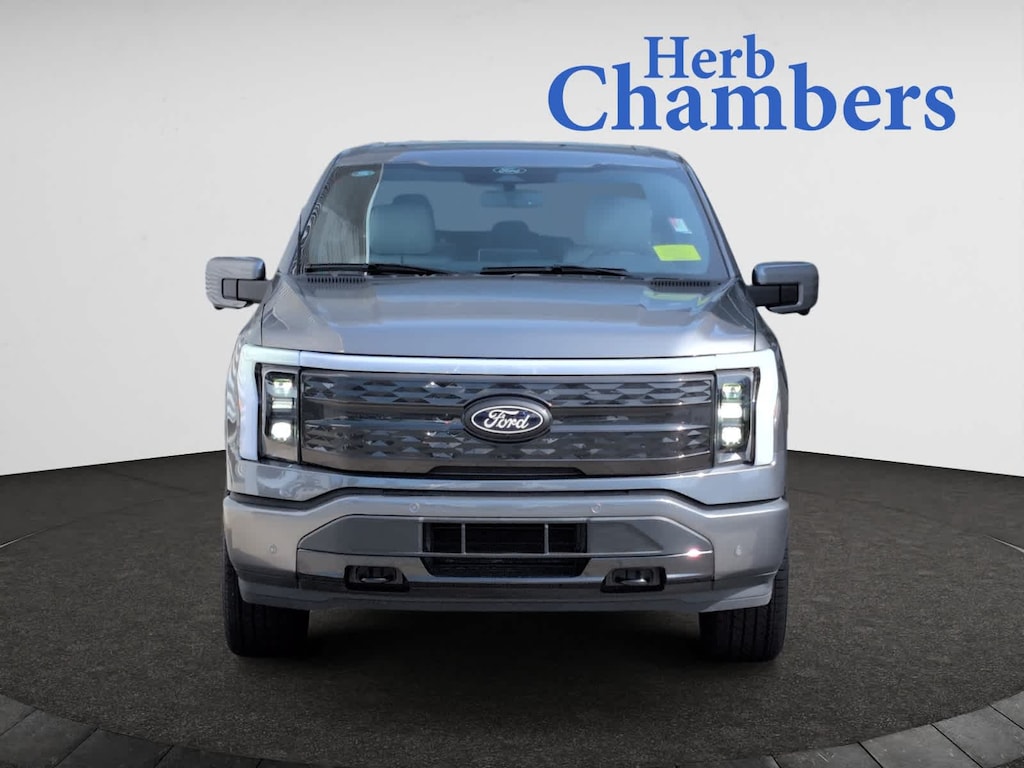 New 2025 Ford F-150 Lightning Platinum 4WD Supercrew 5.5 Box Truck SuperCrew Cab