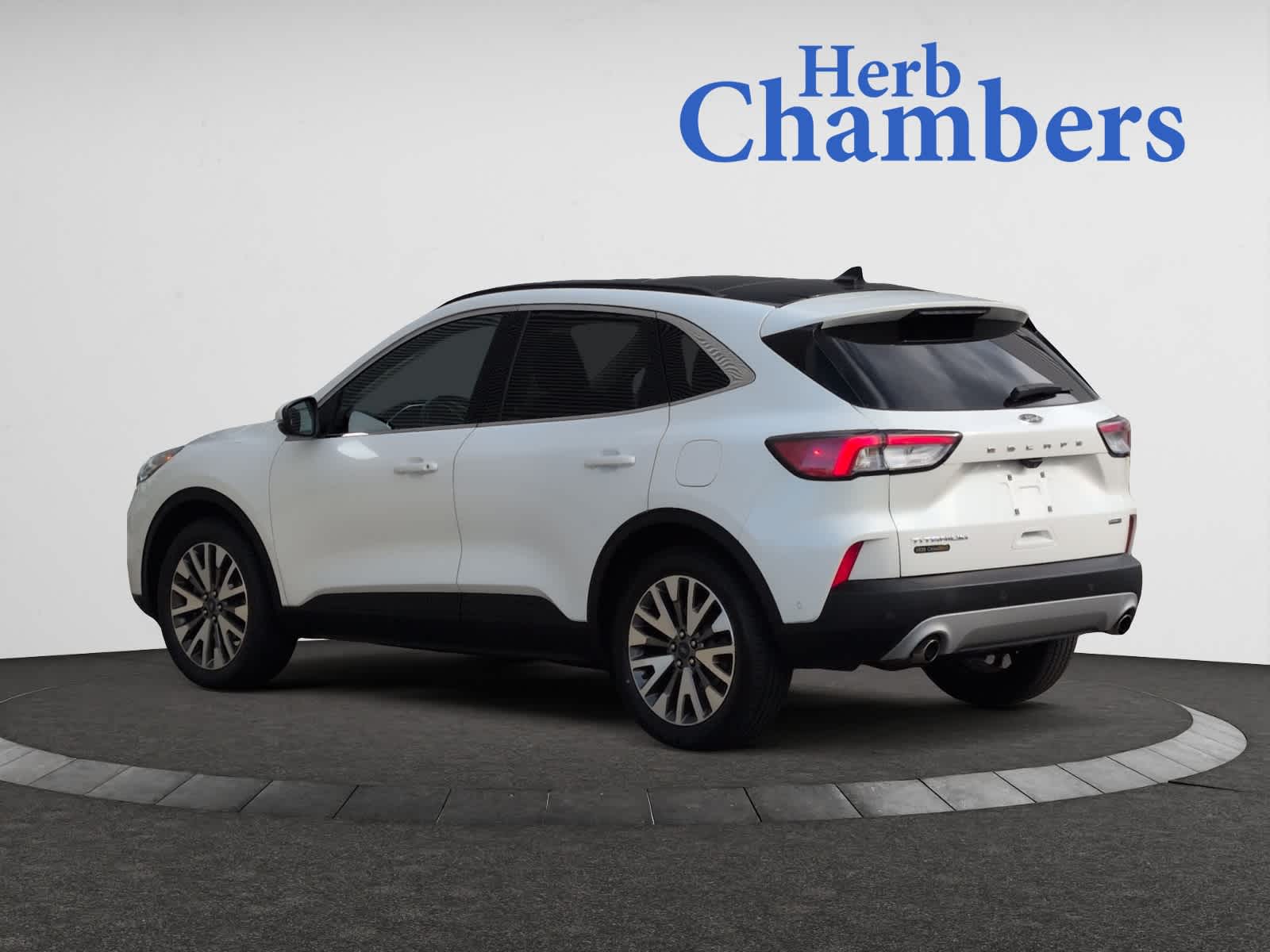 2020 Ford Escape Titanium Hybrid photo 4