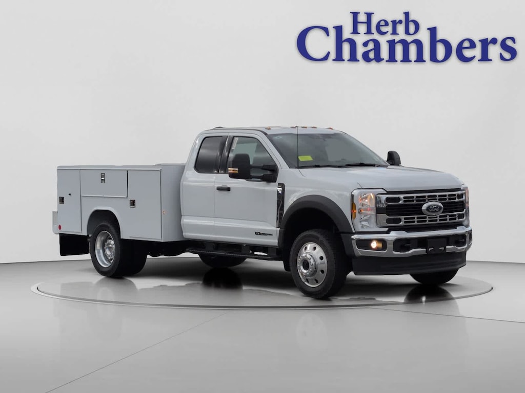 New 2025 Ford Super Duty F-450 DRW XLT Truck Super Cab