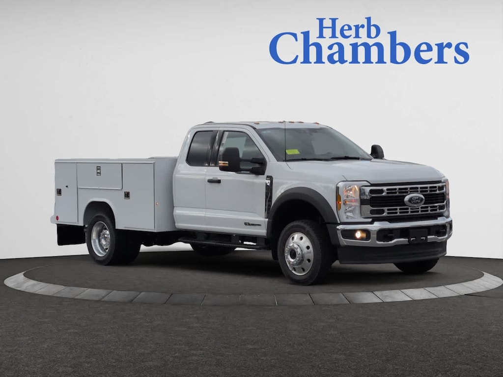 New 2025 Ford Super Duty F-450 DRW XLT Truck Super Cab