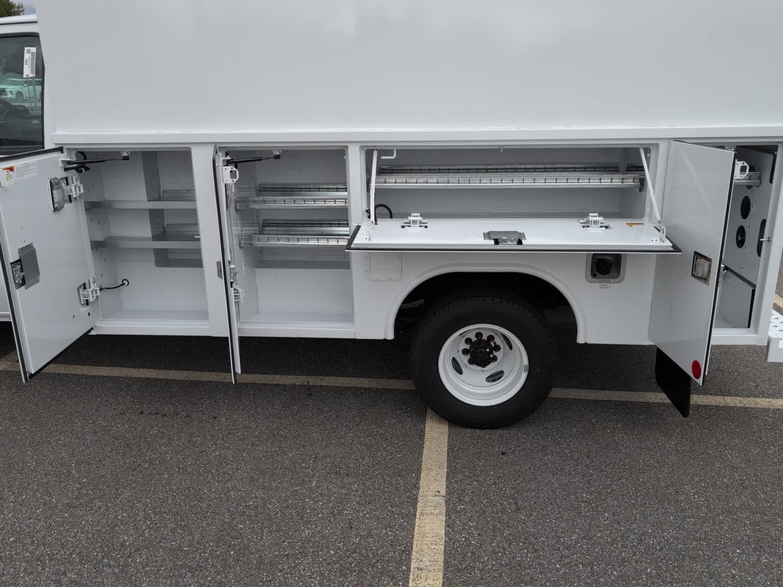 new 2026 Ford E-Series Cutaway car, priced at $73,408