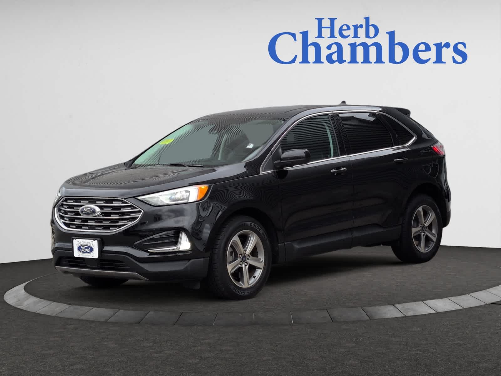 2021 Ford Edge SEL photo 3