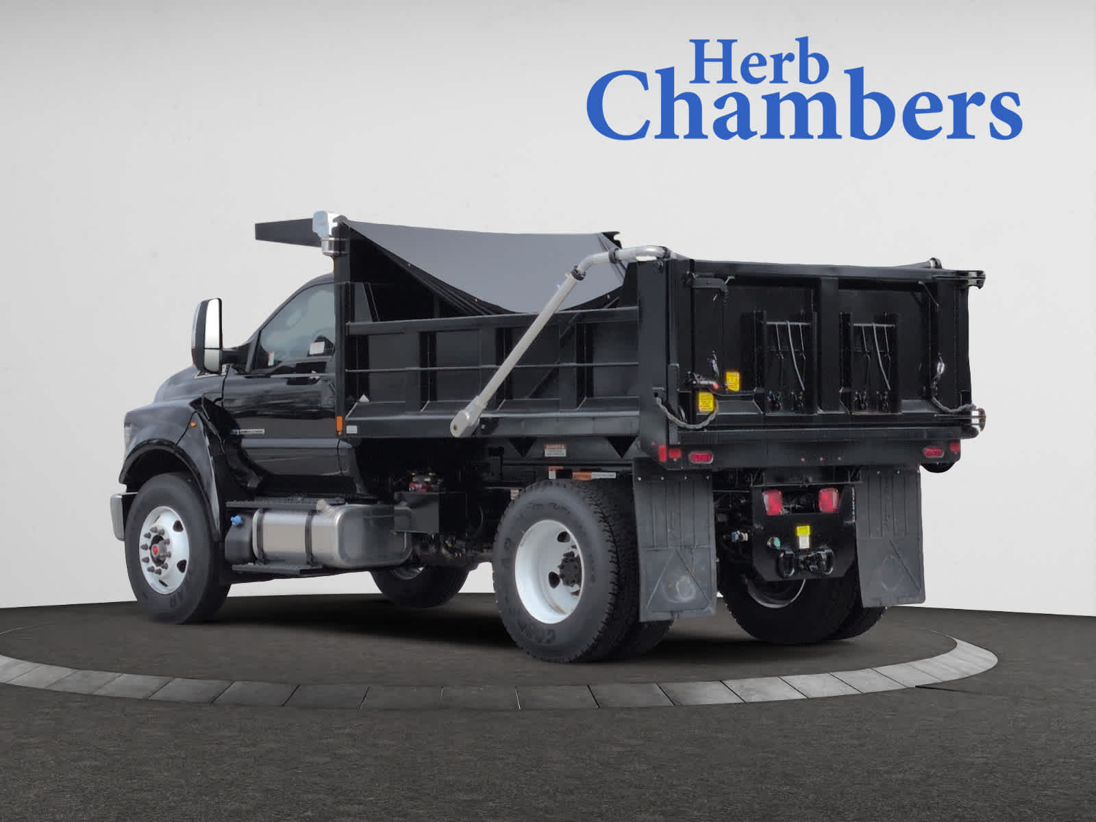 2026 Ford F-650 photo 3