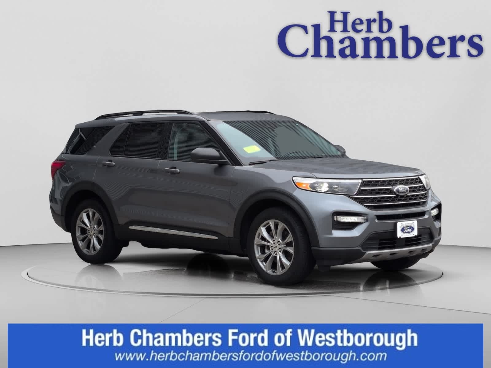 2023 Ford Explorer XLT 4WD's photo
