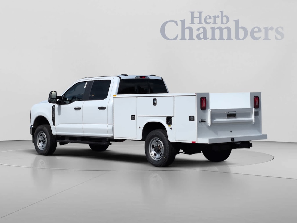 New 2026 Ford Super Duty F-350 SRW Chassis Cab XL 4WD Crew Cab 179 WB 60 CA Truck Crew Cab