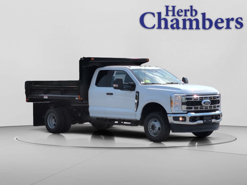 New 2026 Ford Super Duty F-350 DRW Chassis Cab XL 4WD Supercab 168 WB 60 CA Truck Super Cab