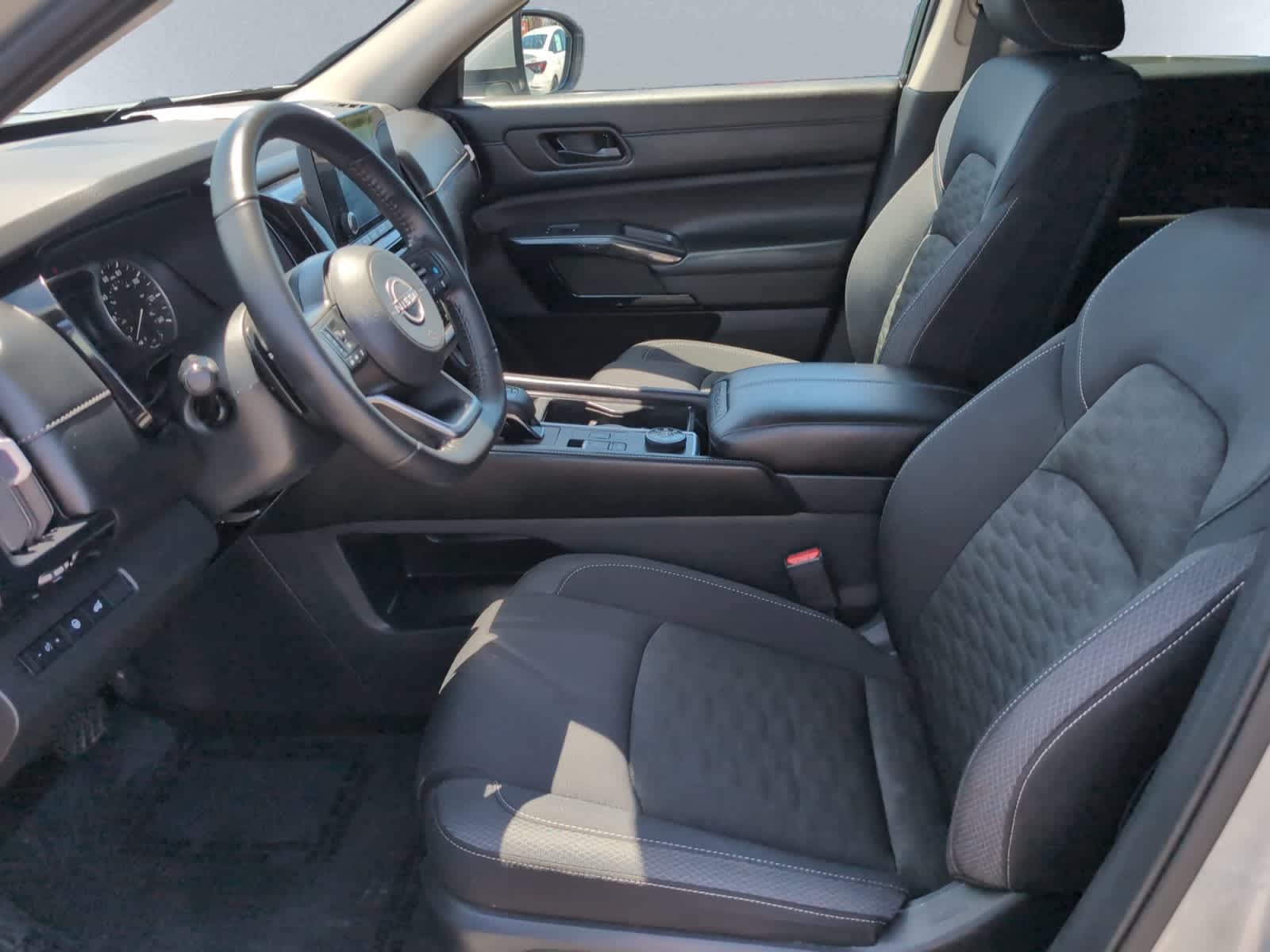 used 2025 Nissan Pathfinder car, priced at $33,298