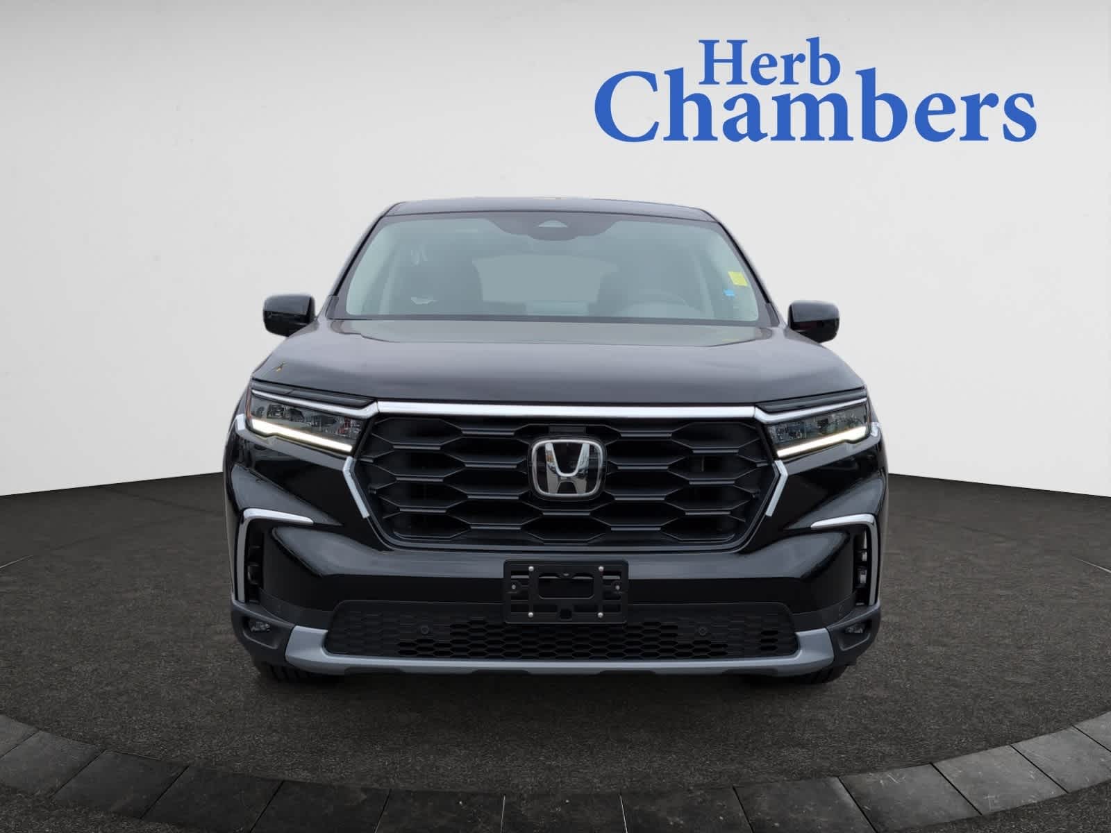 new 2025 Honda Pilot car, priced at $47,095