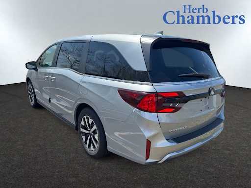 new 2026 Honda Odyssey car, priced at $44,290
