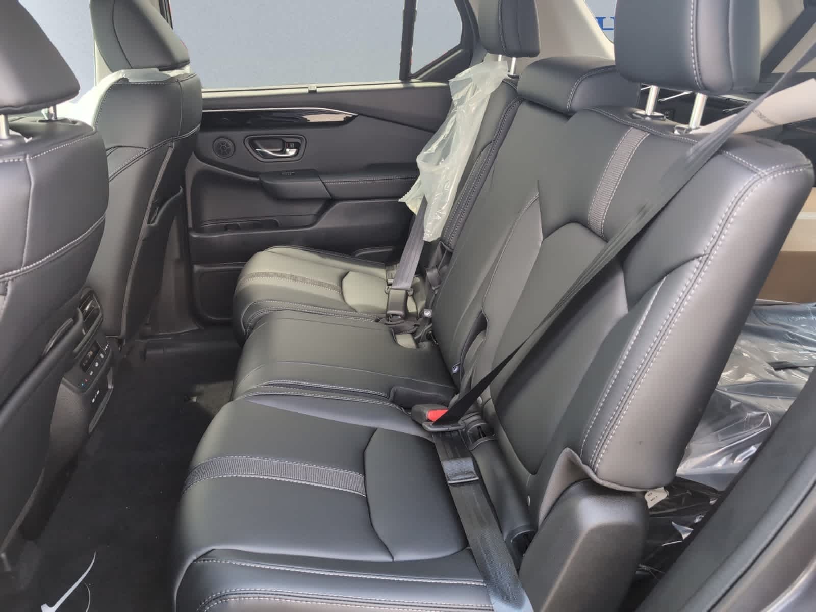 new 2025 Honda Pilot car, priced at $47,095