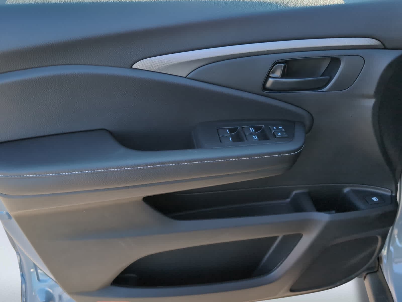 2025 Honda Ridgeline Sport - Photo 16