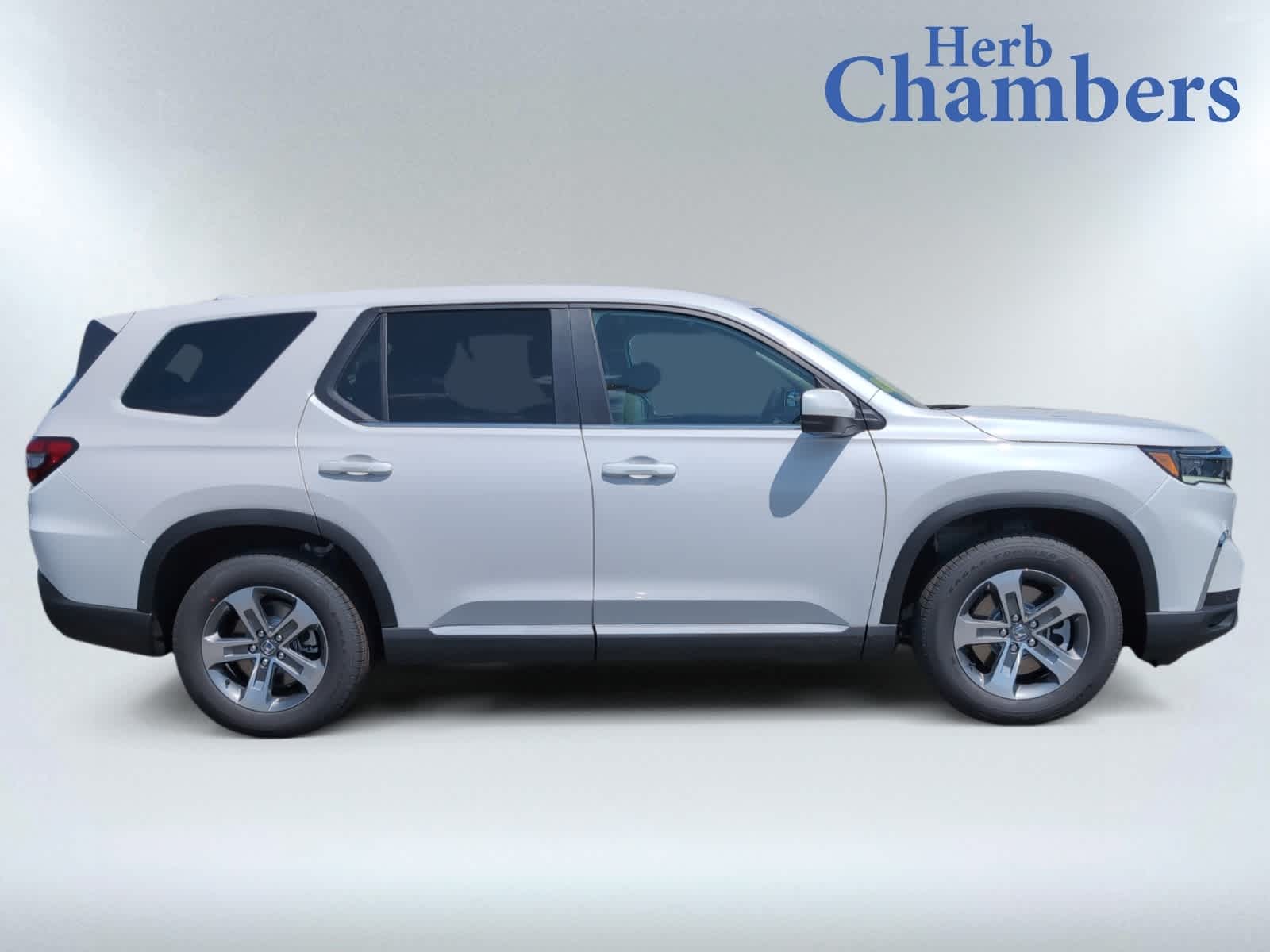 new 2025 Honda Pilot car, priced at $47,550