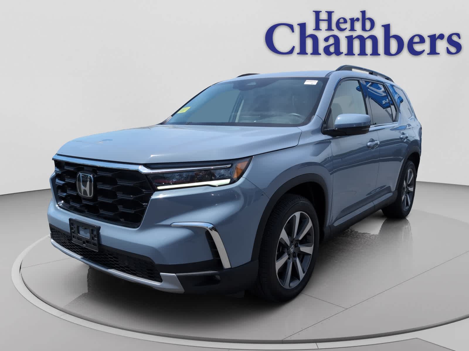 used 2025 Honda Pilot car, priced at $44,420
