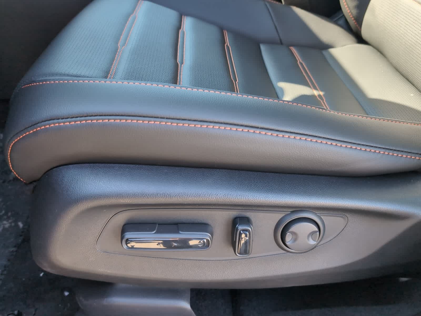 new 2026 Honda CR-V Hybrid car, priced at $44,155