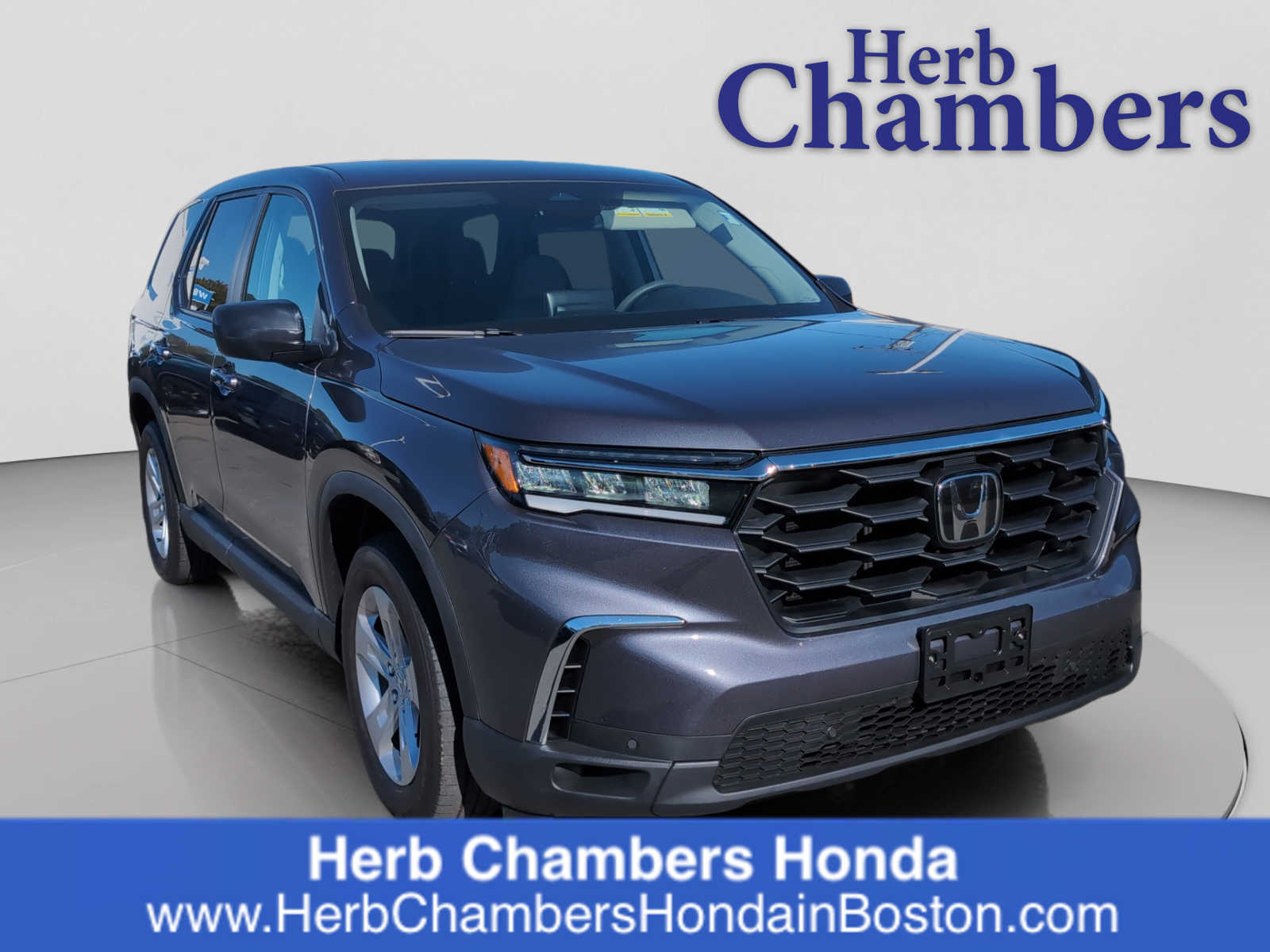 2023 Honda Pilot LX's photo