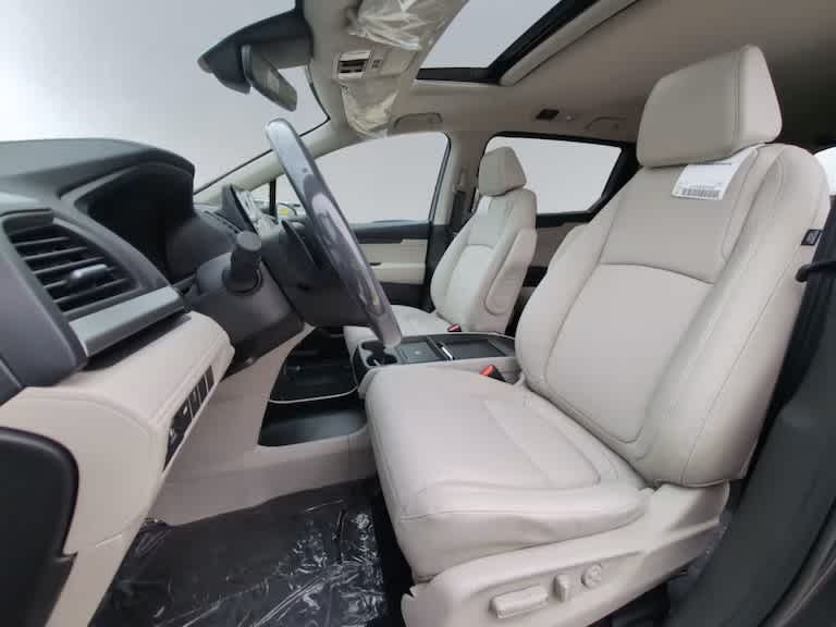 new 2026 Honda Odyssey car, priced at $44,290