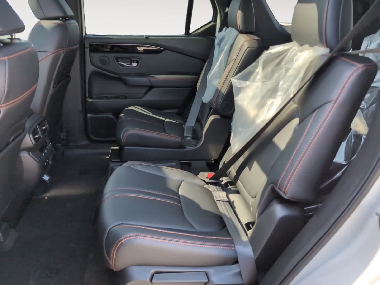 new 2025 Honda Pilot car, priced at $50,895