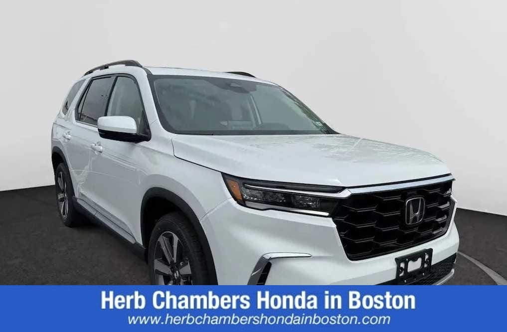 2025 Honda Pilot Touring's photo