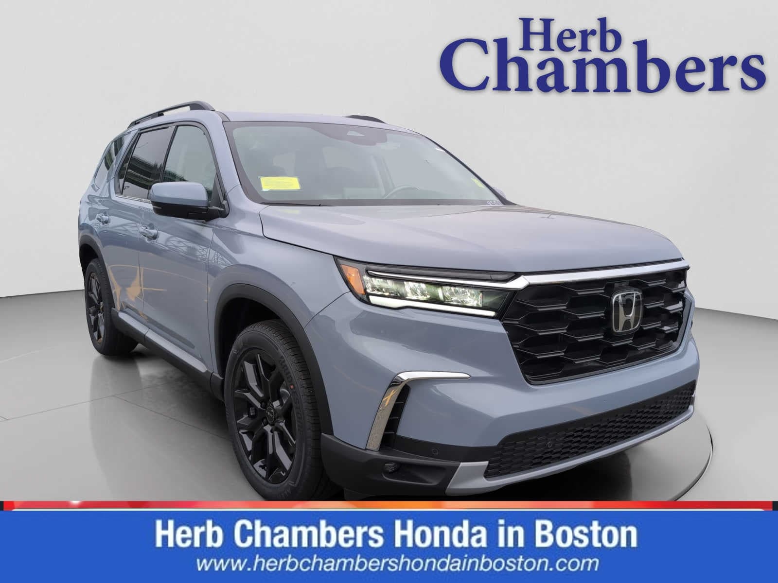 2025 Honda Pilot Touring's photo
