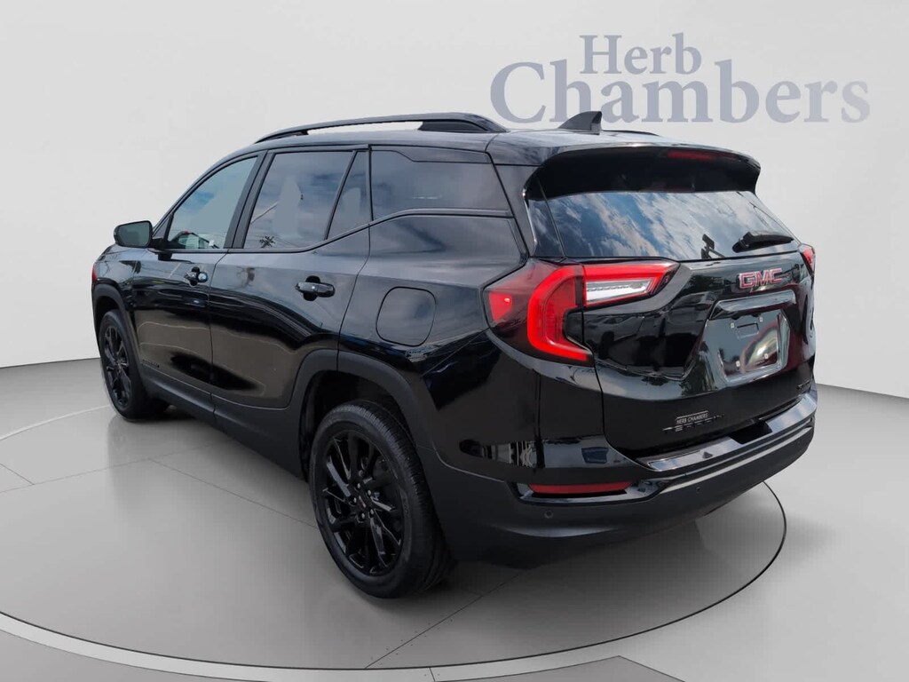 Used 2023 GMC Terrain SLE SUV