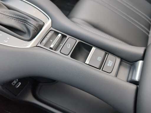 2026 Honda HR-V EX-L - Photo 16