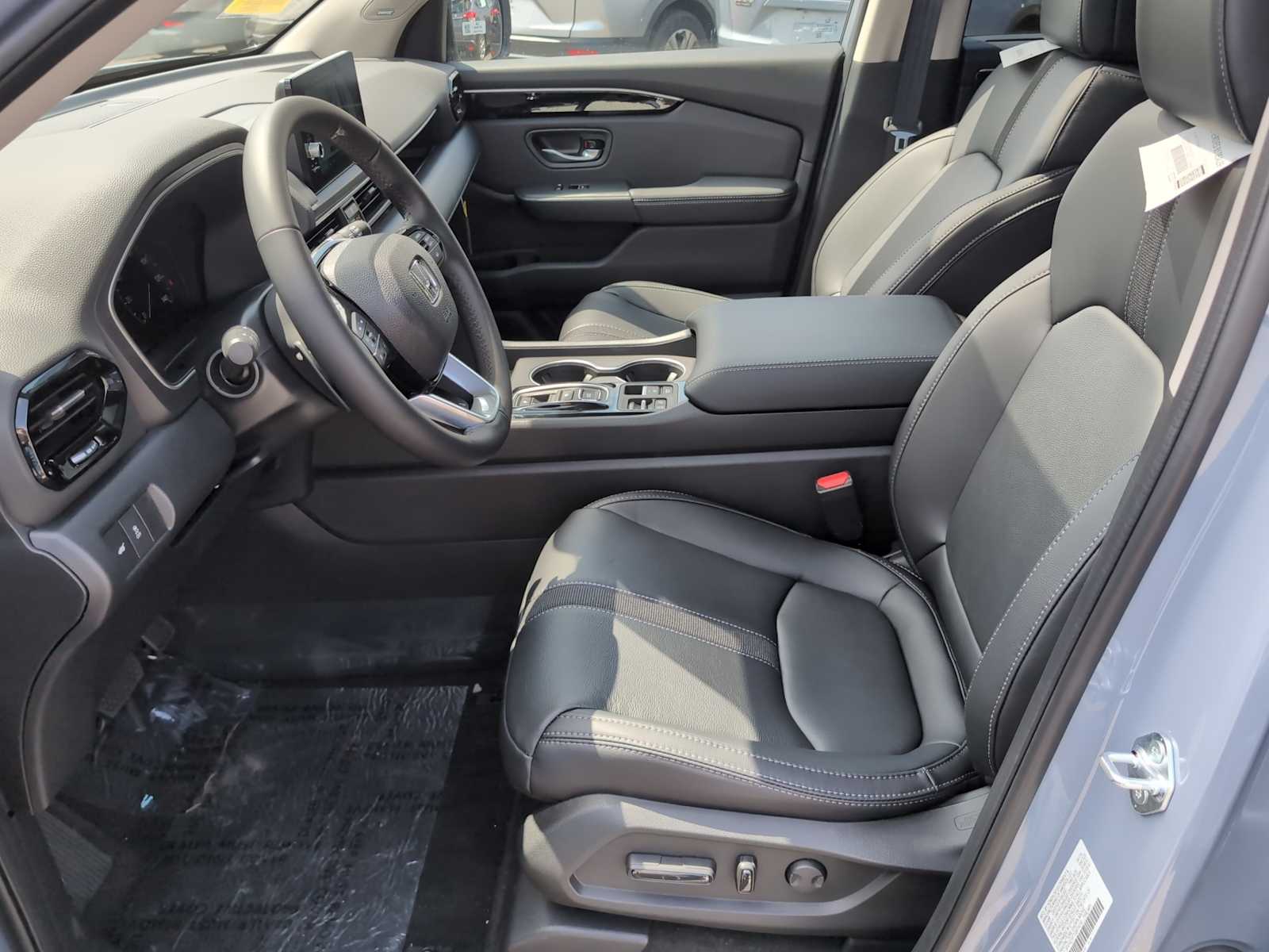 new 2025 Honda Pilot car, priced at $53,405