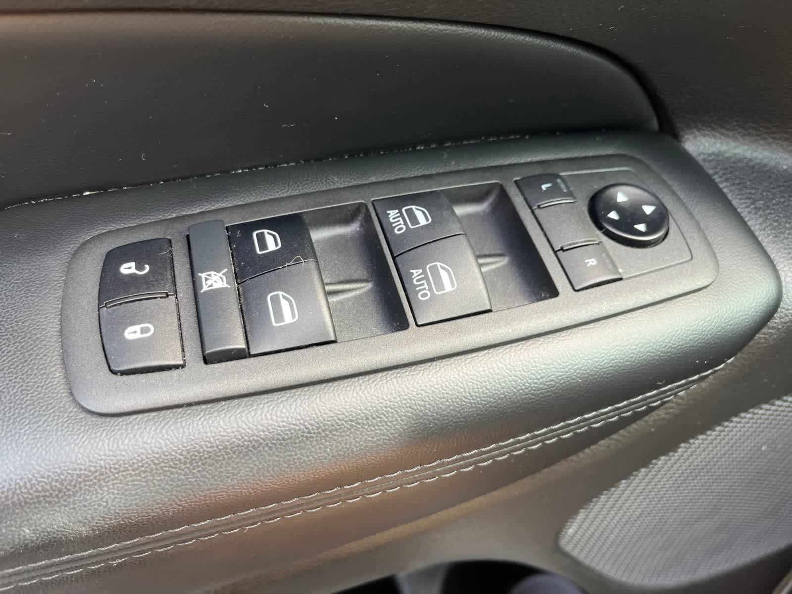 used 2021 Jeep Grand Cherokee car, priced at $21,298