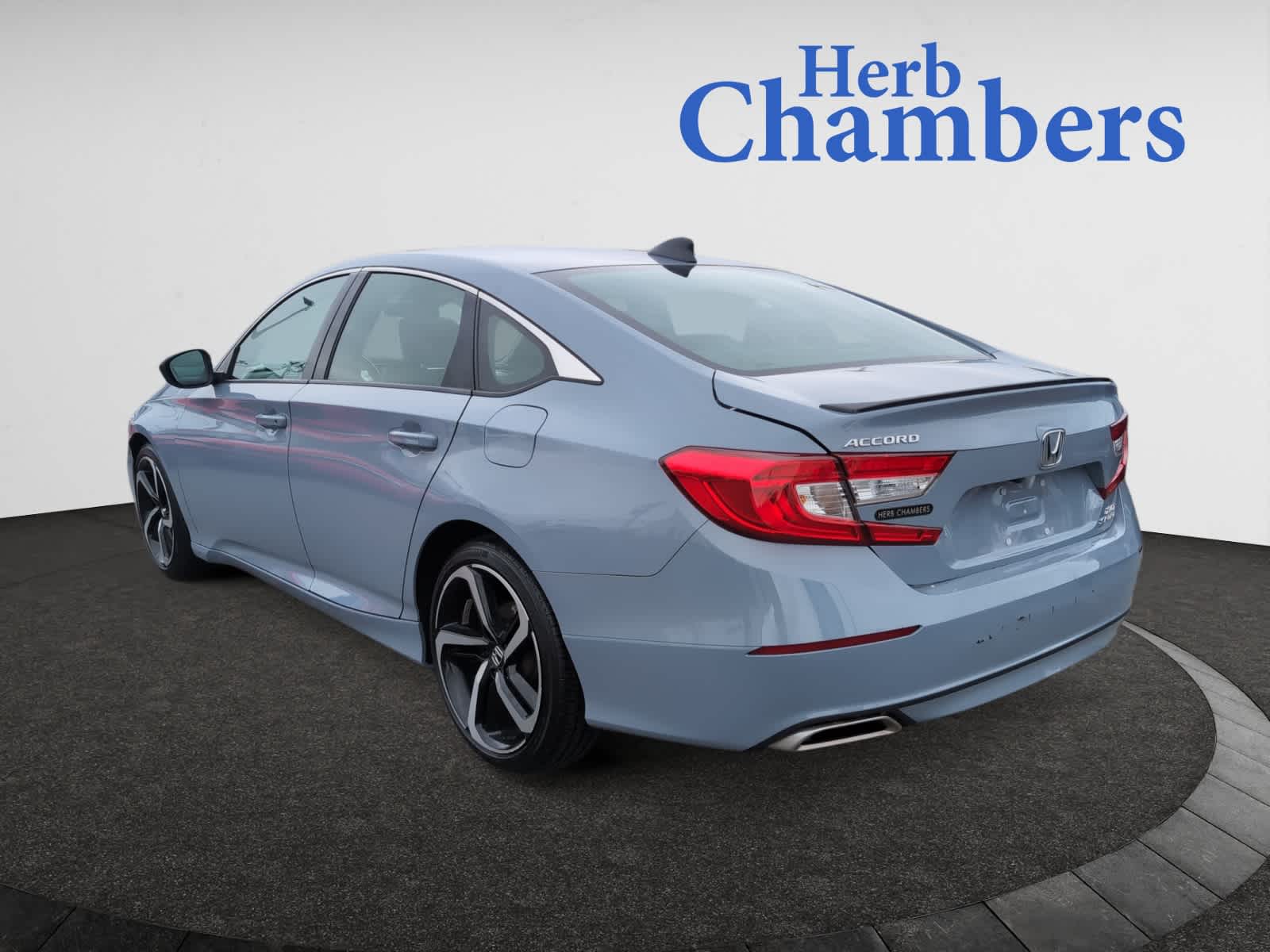 2022 Honda Accord Sport 2.0T photo 2