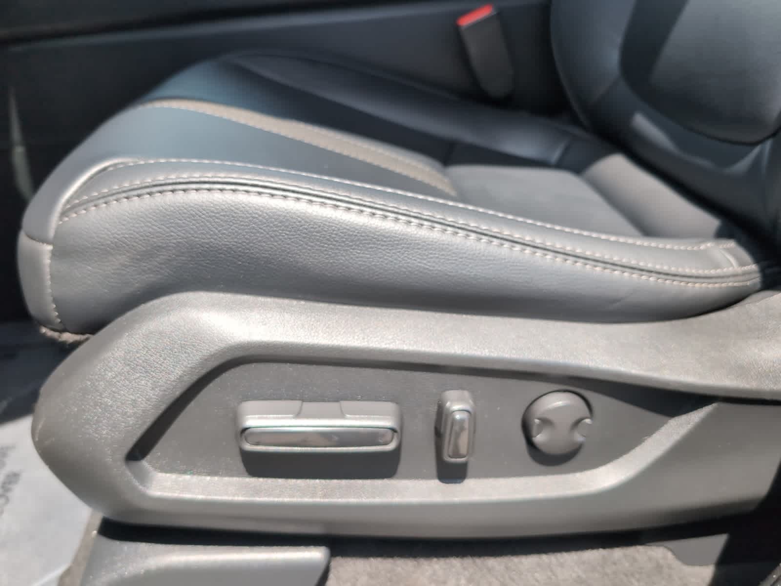 used 2025 Honda Pilot car, priced at $44,420