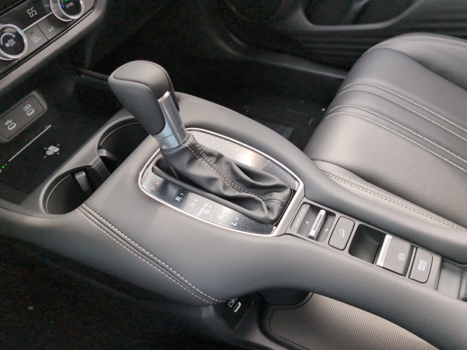 2026 Honda HR-V EX-L - Photo 14