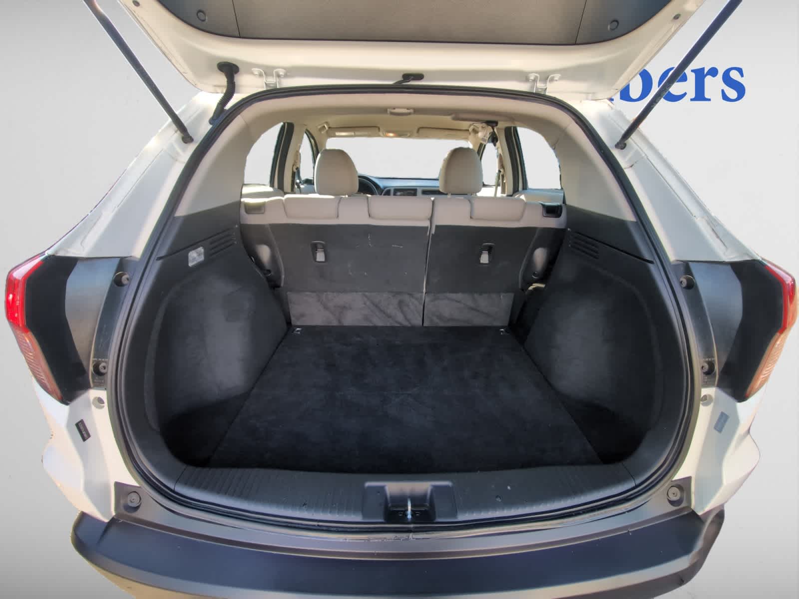 2018 Honda HR-V LX photo 4