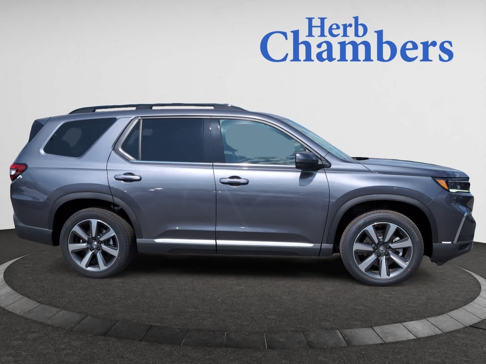 new 2025 Honda Pilot car, priced at $52,995
