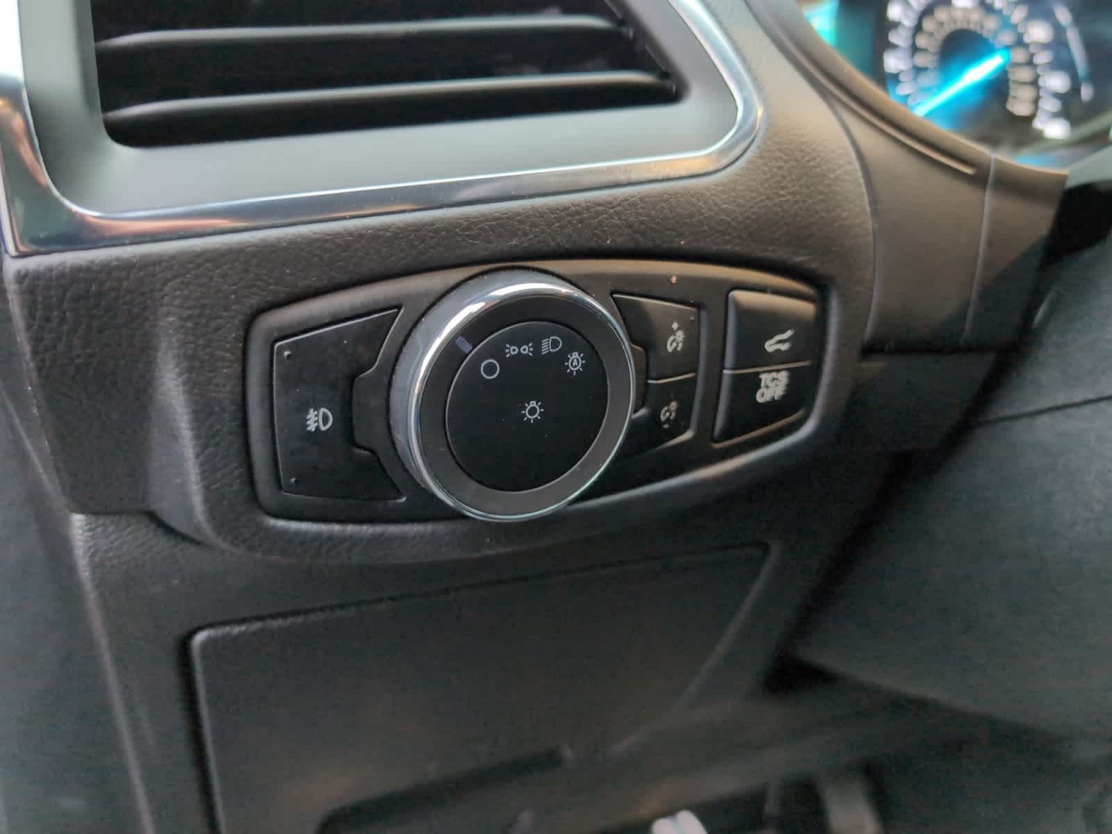 used 2024 Ford Edge car, priced at $23,898