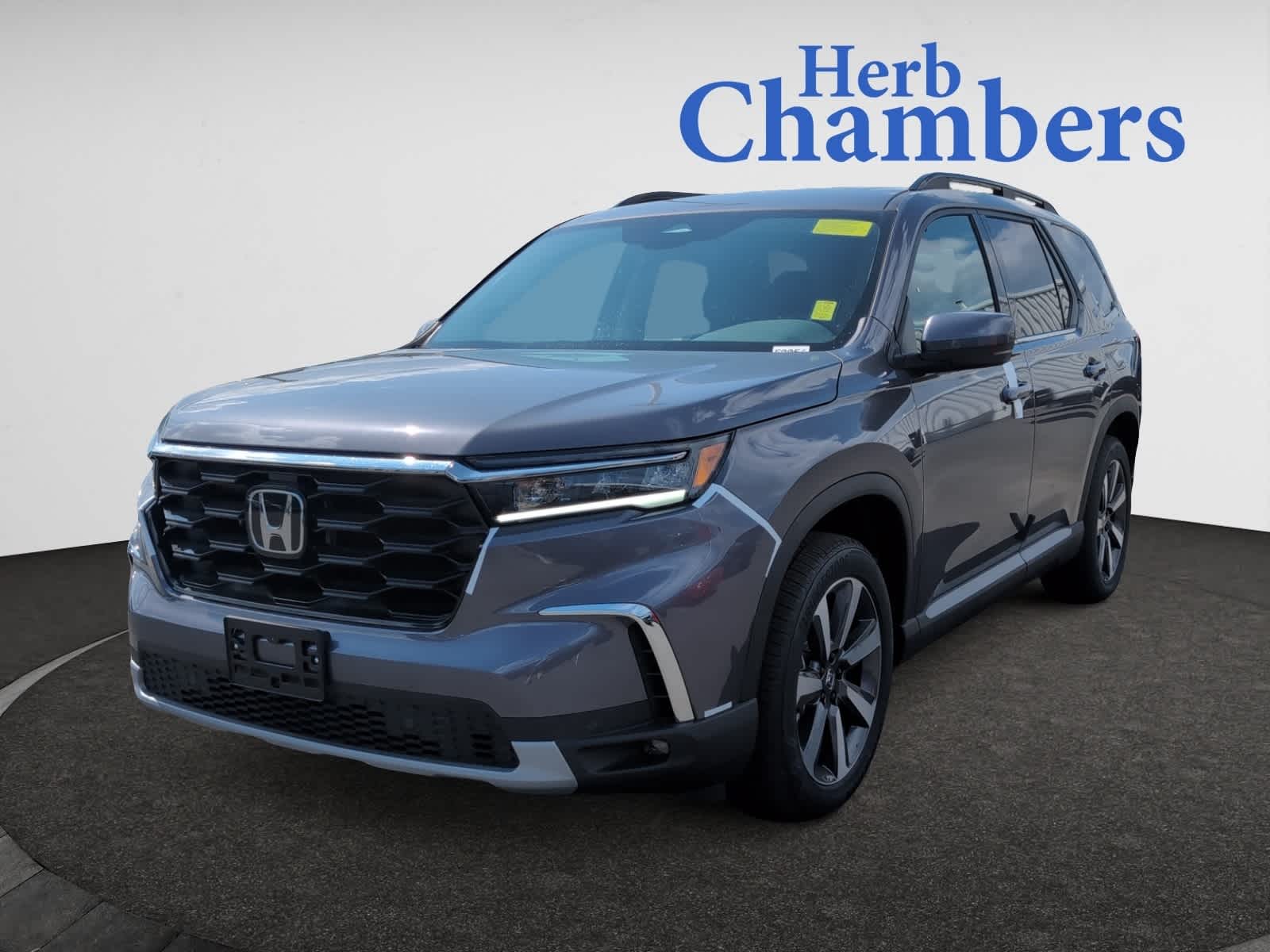new 2025 Honda Pilot car, priced at $52,995