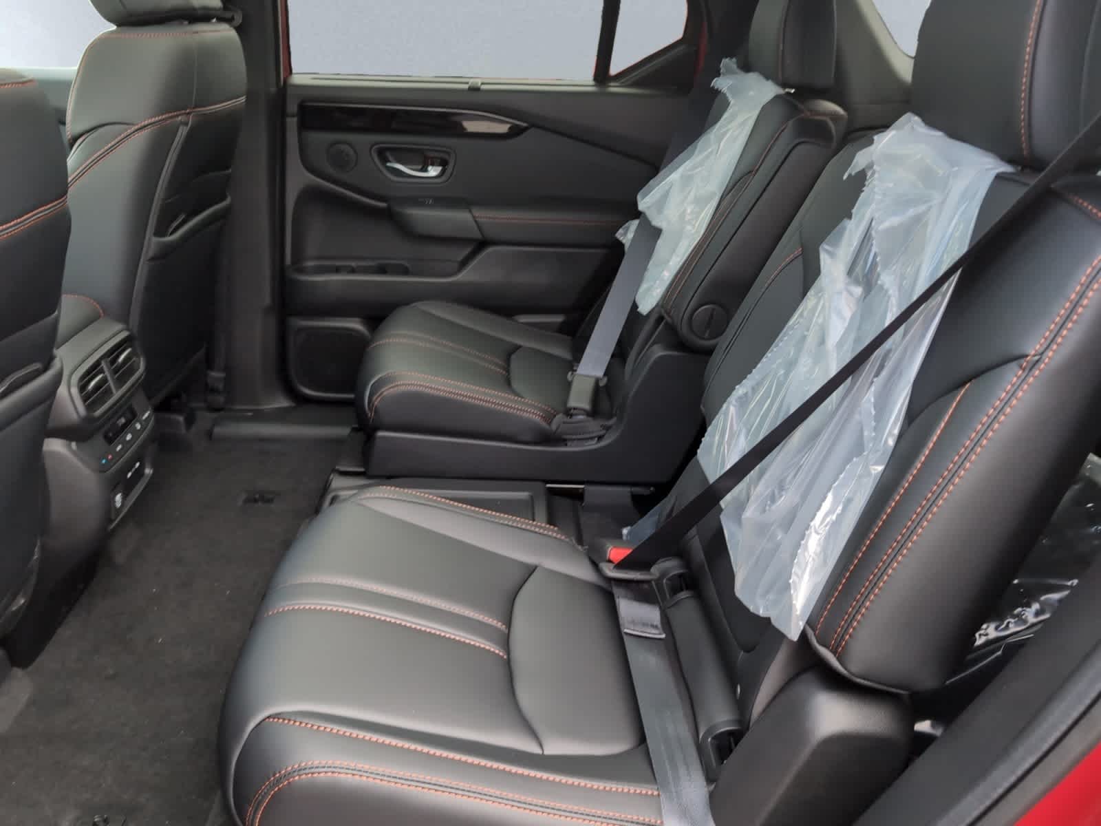 new 2025 Honda Pilot car, priced at $51,350