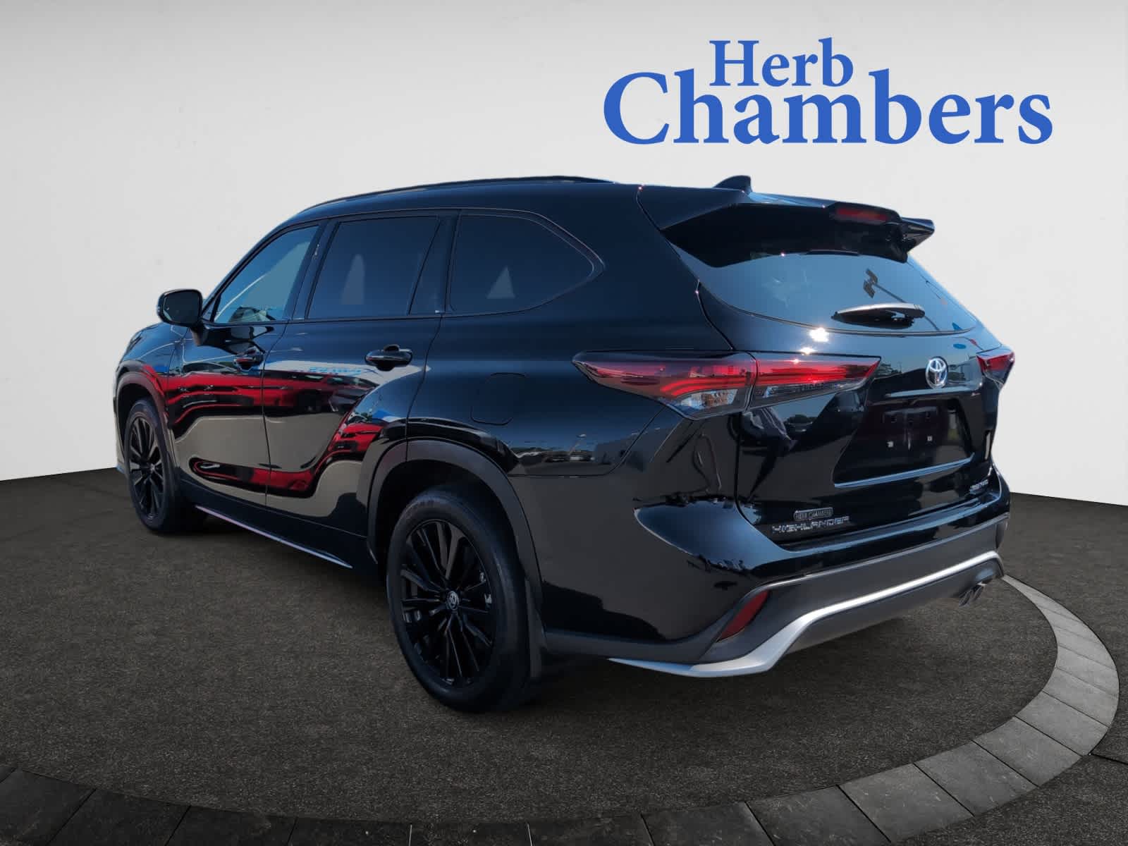 2024 Toyota Highlander XSE photo 3