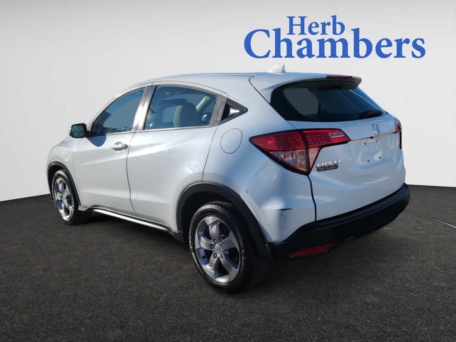 2018 Honda HR-V LX photo 3