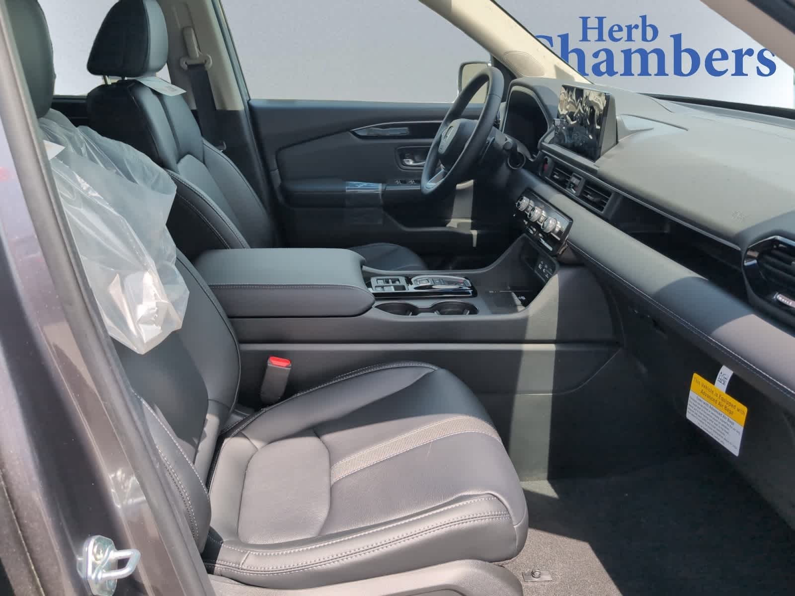 new 2025 Honda Pilot car, priced at $47,095