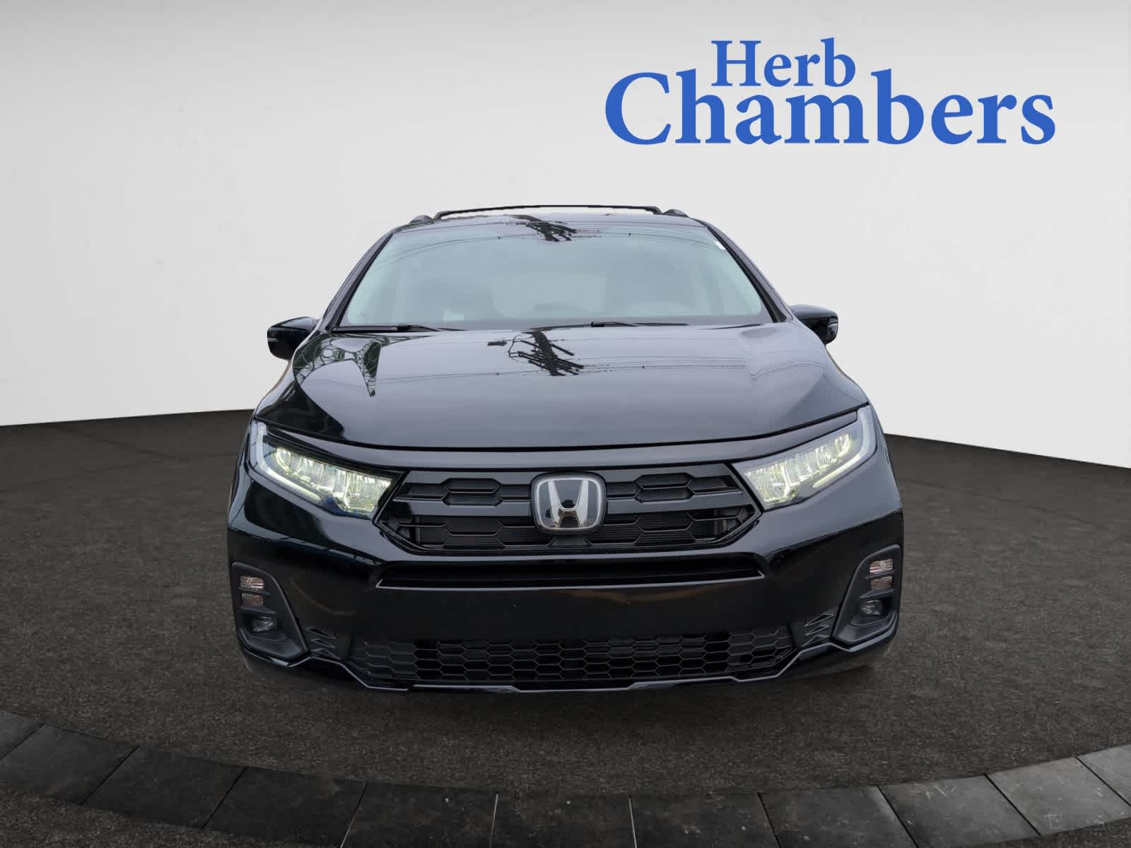 2026 Honda Odyssey Touring photo 2