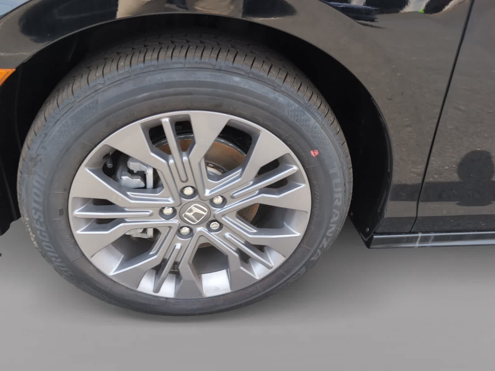 2026 Honda Odyssey Touring - Photo 9