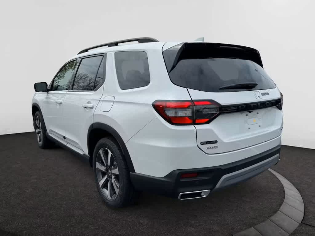 2025 Honda Pilot Touring photo 3
