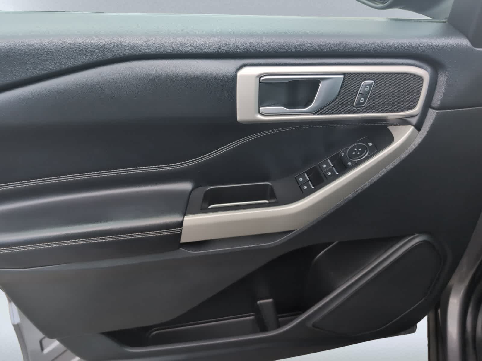 used 2022 Ford Explorer car, priced at $26,215