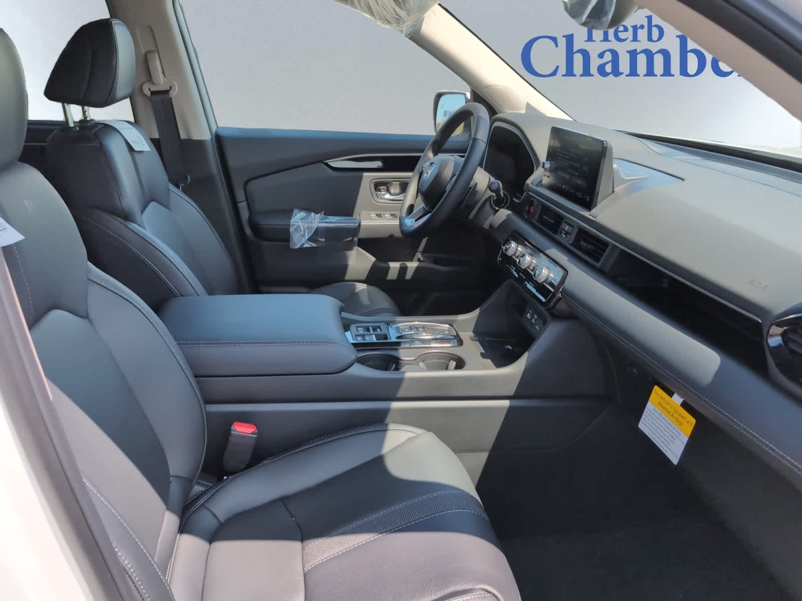 new 2025 Honda Pilot car, priced at $47,550