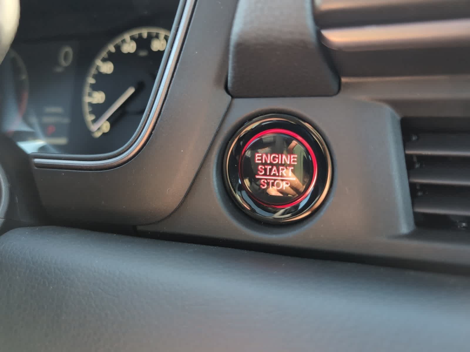 new 2025 Honda Pilot car, priced at $50,895