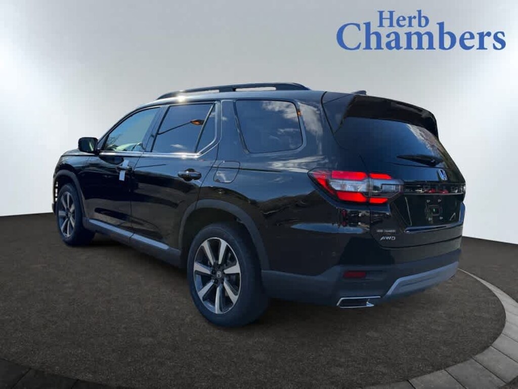 New 2025 Honda Pilot Touring SUV