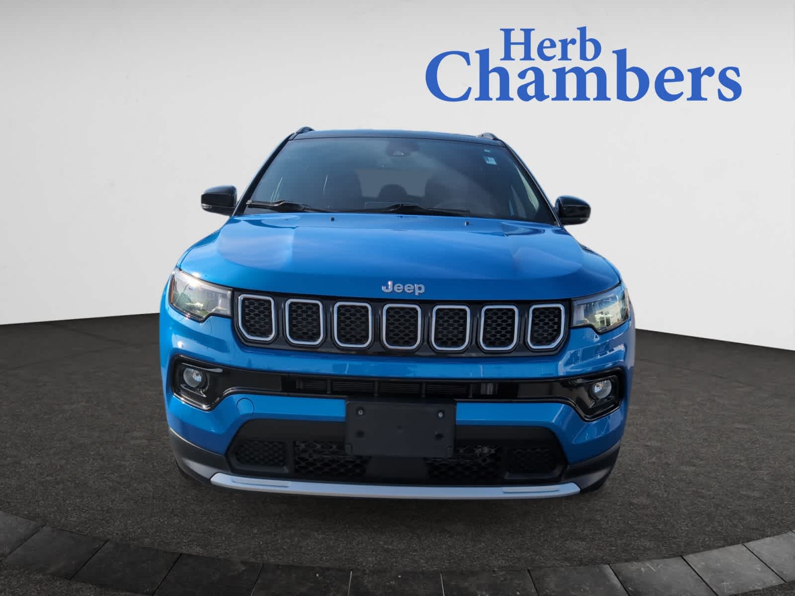 2023 Jeep Compass Limited photo 2
