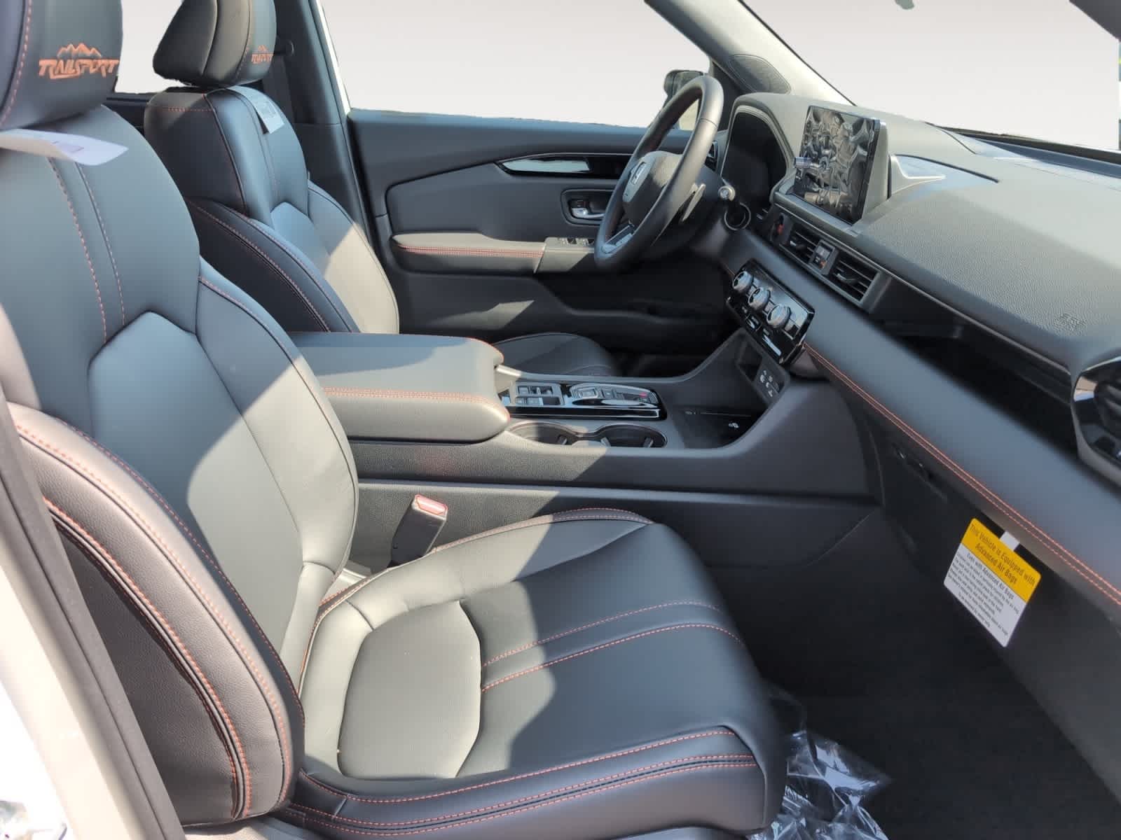 new 2025 Honda Pilot car, priced at $50,895