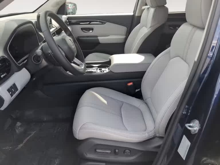 new 2025 Honda Pilot car, priced at $47,825